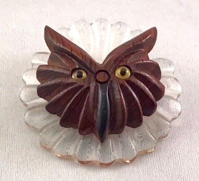BB292 lucite/wood owl pin